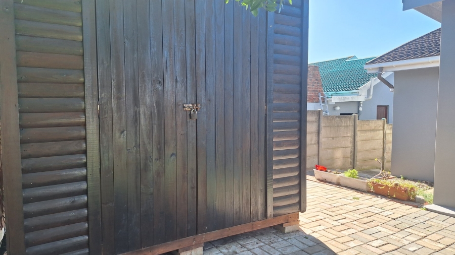 4 Bedroom Property for Sale in Heiderand Western Cape